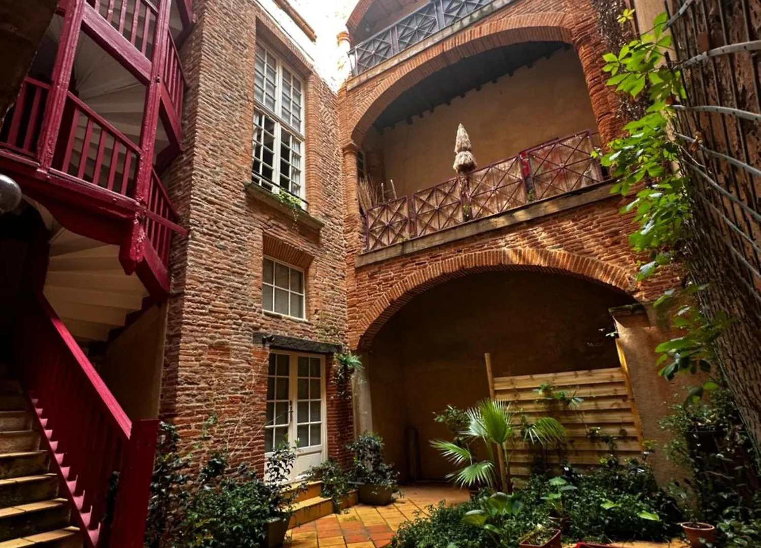 Daire Studio Avec Balcon Centre Historique Proche Place Nationale Montauban Fransa